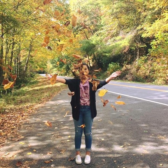 About Me 🌸 - Picture 3 of 6